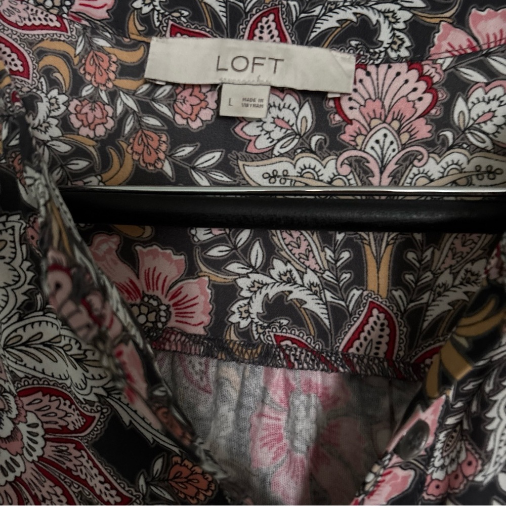 LOFT Floral Sleeveless Blouse size Large - Picture 2 of 8